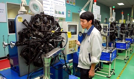 Foreign investment in Vietnam surges 40 percent hinh anh 1