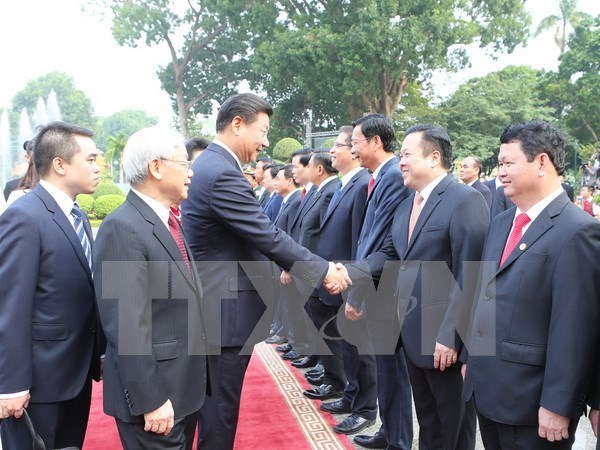 Vietnam, China ink myriad of cooperation documents hinh anh 1