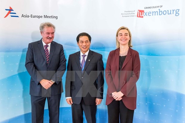 Deputy FM meets top European diplomats at ASEM hinh anh 1