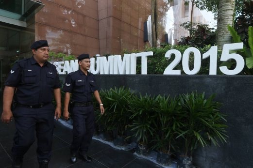 Malaysia: 1,000 soldiers deployed for ASEAN summit security hinh anh 1