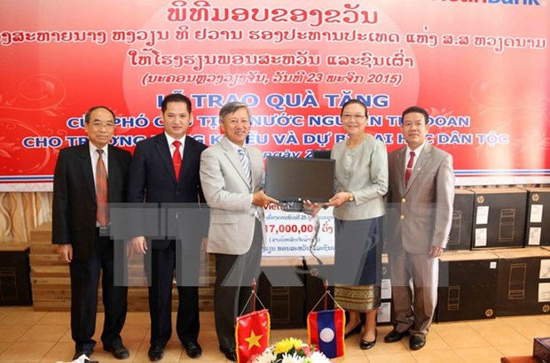 Vietnam helps Lao develop education hinh anh 1