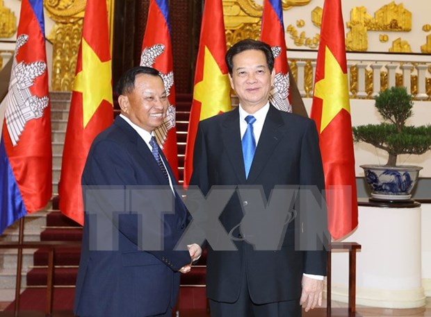 Prime Minister meets Cambodian Senate President hinh anh 1