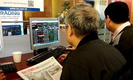 Vietnamese shares mixed; energy stocks fall hinh anh 1