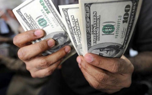 Vietnam receives 12.25 bln USD in remittances in 2015 hinh anh 1
