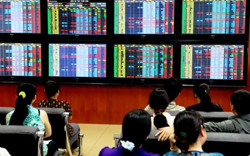 Vietnam’s shares end three-day decline hinh anh 1