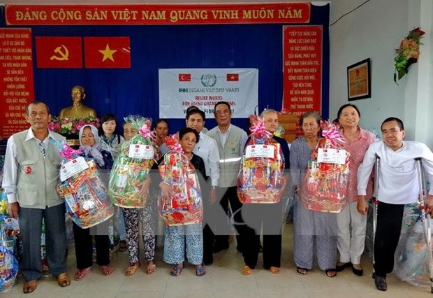 Localities care for social welfare beneficiaries hinh anh 1