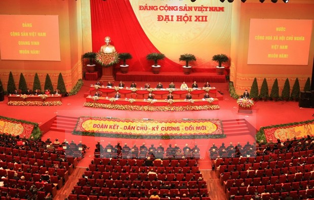 Da Nang people follow 12th National Party Congress hinh anh 1