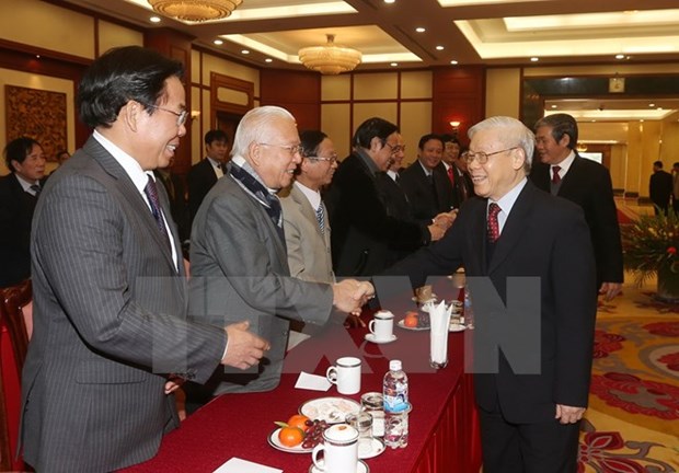 Party chief meets intellectuals, scientists, artists hinh anh 1