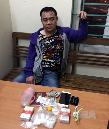 Two Vietnamese, one Chinese nicked for drug transport hinh anh 1