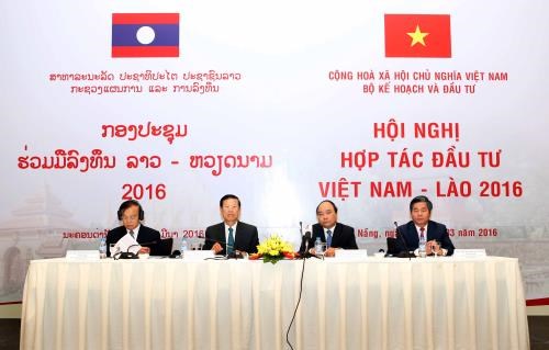 Vietnam, Laos step up investment ties hinh anh 1