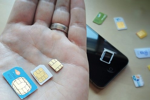 Ministry to crack down on the sale of illegal SIM cards hinh anh 1