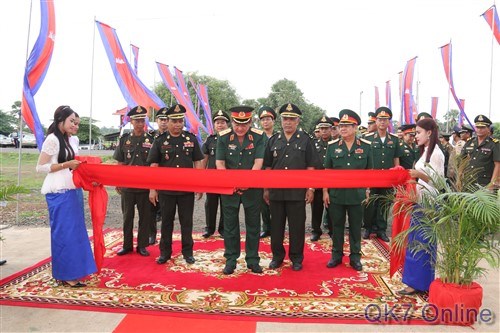 Vietnamese-funded military facilities inaugurated in Cambodia hinh anh 1