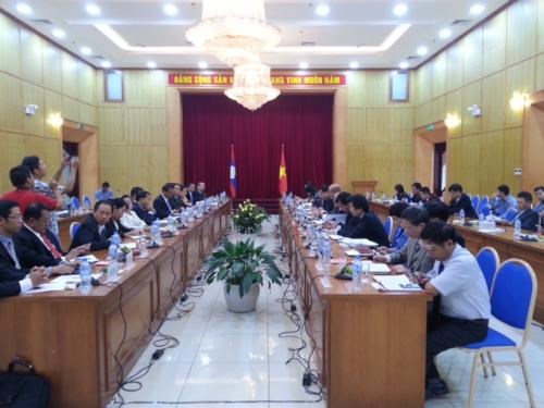 Vietnamese, Lao ministries of planning and investment hold talks hinh anh 1