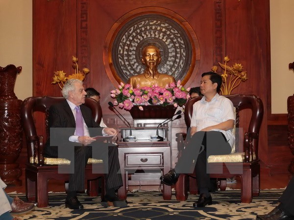 HCM City pledges continual support for investors hinh anh 1
