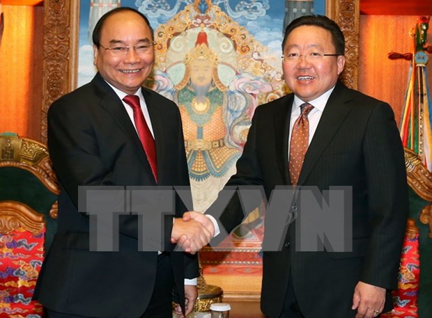 PM meets Mongolia President in Ulan Bator hinh anh 1