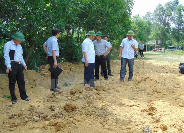 Formosa found burying waste at another landfill in Ha Tinh hinh anh 1