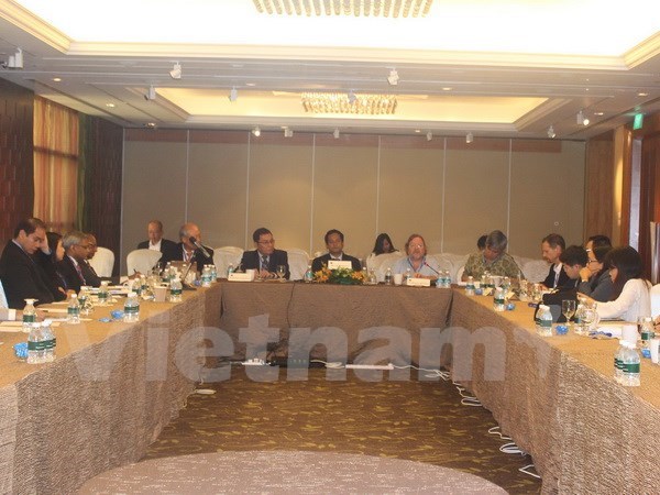 Roundtable talk on East Sea held in India hinh anh 1