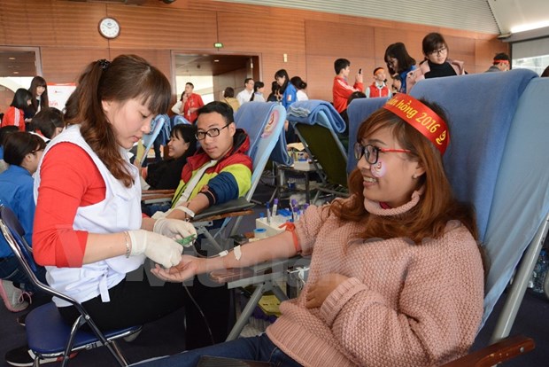 Khanh Hoa: 2,000 people join blood donation festival hinh anh 1
