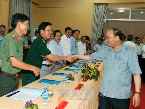 Prime Minister tours Quang Ngai province hinh anh 1