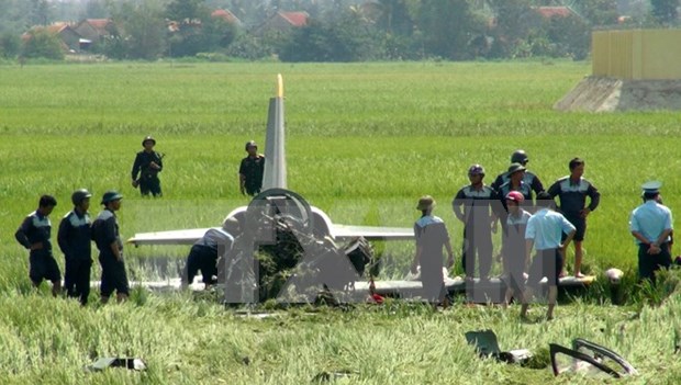 Military aircraft crash caused by engine failure: Ministry hinh anh 1