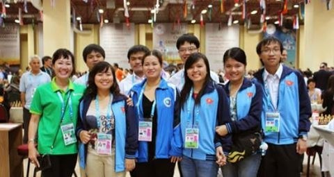 Women continue winning streak, men lose at Chess Olympiad hinh anh 1
