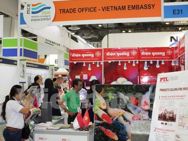 Vietnamese firms introduce green construction products in Singapore hinh anh 1