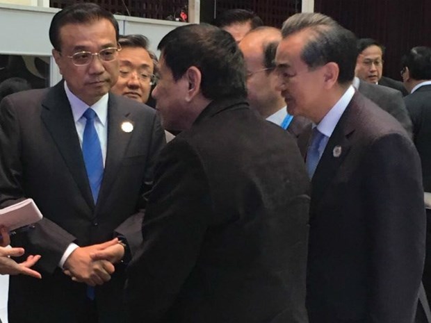China hopes ties with Philippines back on normal hinh anh 1