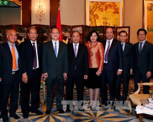 PM meets Hong Kong corporate executives hinh anh 1