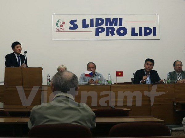 Czech Party hosts seminar on Vietnam’s development experience hinh anh 1