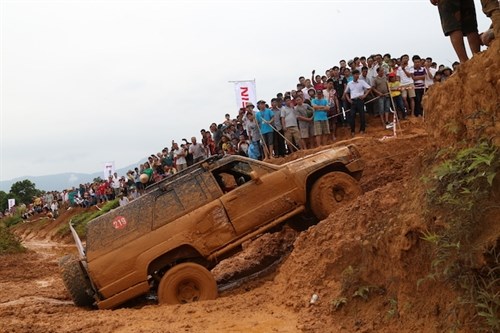 Amateur drivers to overcome challenges at Vietnam Offroad Cup hinh anh 1