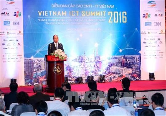 Vietnam resolved to grasp chances from fourth industrial revolution hinh anh 1