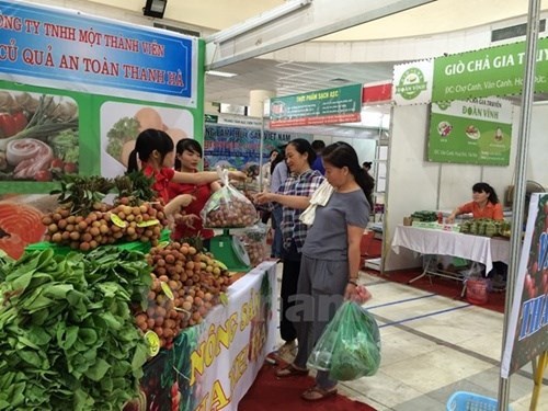 Safe farm products week kicks off in Hanoi hinh anh 1