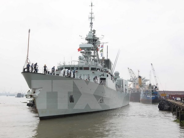 Canadian naval ship visits Ho Chi Minh City hinh anh 1