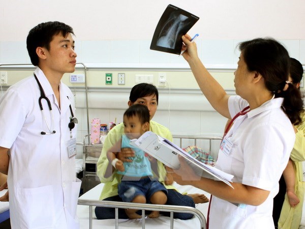 Japan helps Vietnam treat lung disease hinh anh 1