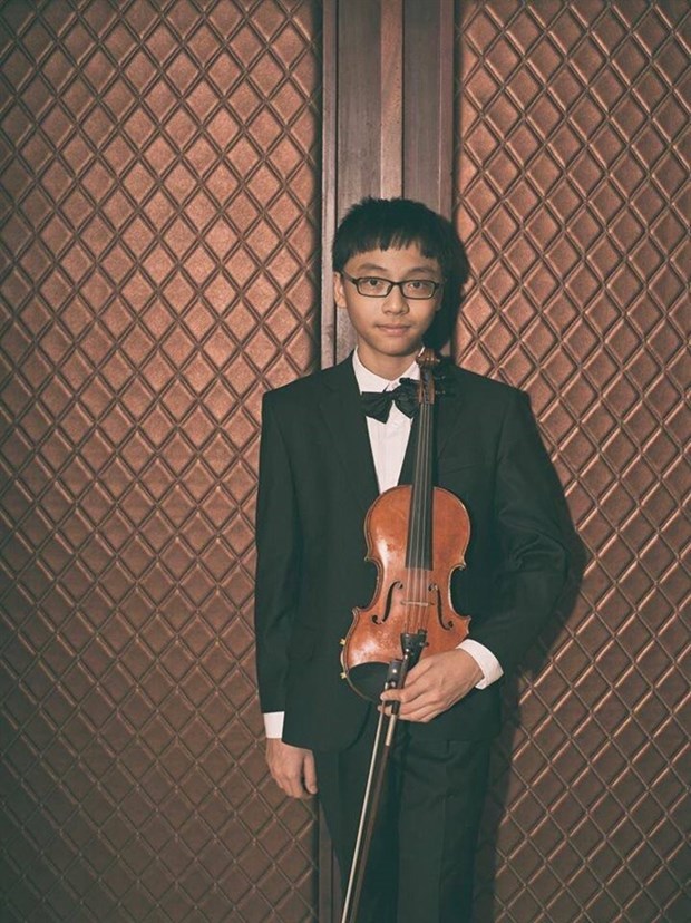 Prodigy Vietnamese violinist takes top prize hinh anh 1