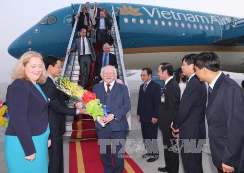 Irish President begins State visit to Vietnam hinh anh 1