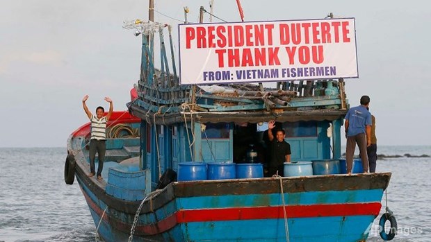 President thanks Philippine leader for releasing fishermen hinh anh 1