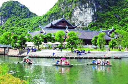 Ninh Binh strives to become safe, friendly destination hinh anh 1