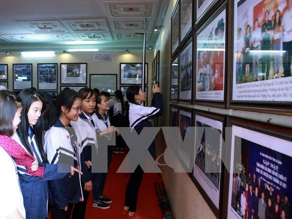 Hoang Sa, Truong Sa exhibition comes to Vinh Long hinh anh 1
