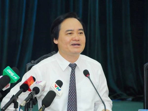 Minister pledges to work harder to improve human resource quality hinh anh 1