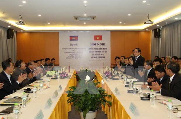 Vietnam, Cambodia enhance coordination in drug fight hinh anh 1