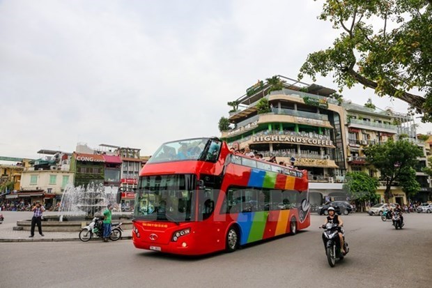 Hanoi launches double-storey bus service hinh anh 1