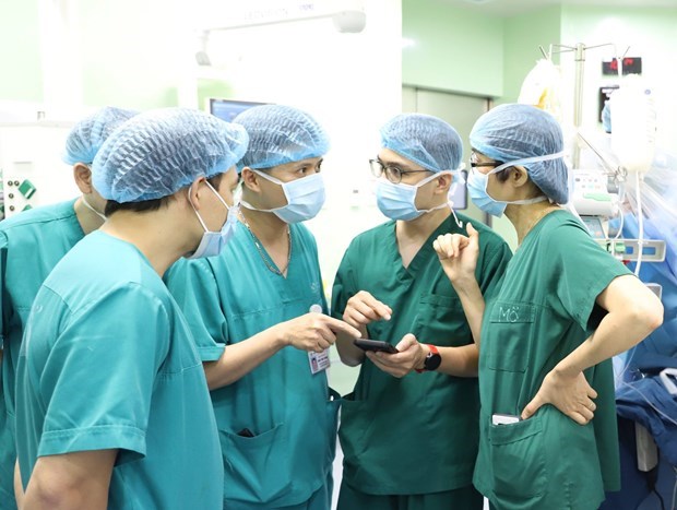Liver transplants give new life to two children with complex health conditions hinh anh 2