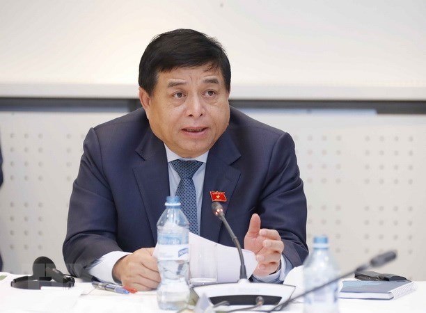 Safety guidelines needed to resume business operations amid COVID-19: Minister hinh anh 1