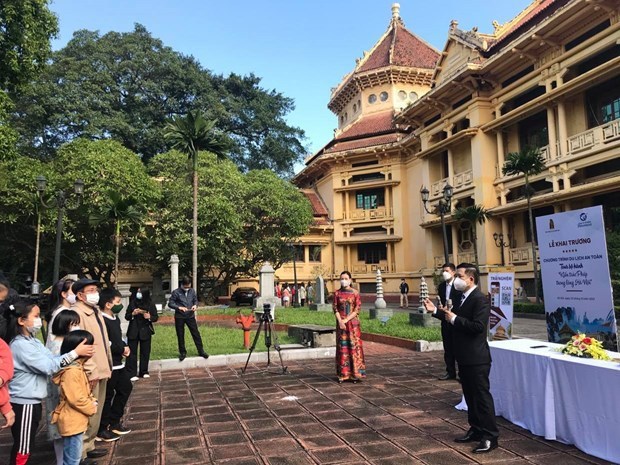 Hanoi forms new tourism products in new normal hinh anh 2