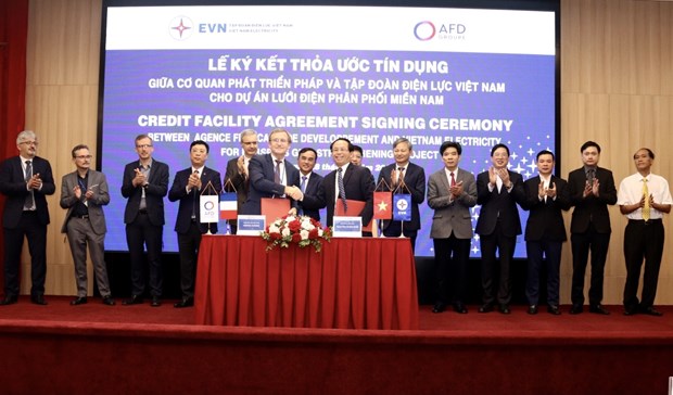 EVN inks non-sovereign loan worth 80 million EUR with AFD hinh anh 1