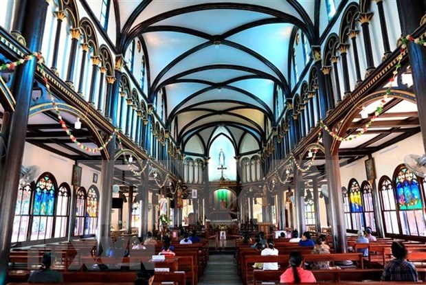 Exploring 100-year-old Basilica-style church in Kon Tum hinh anh 3