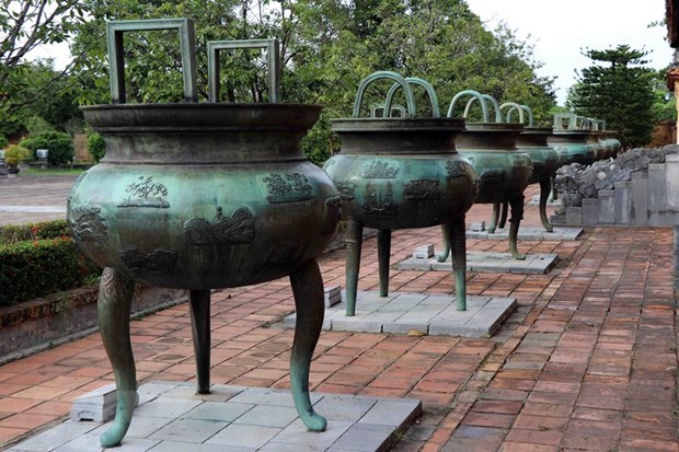 Cravings on Nguyen Dynasty’s urns affirms Vietnam’s sovereignty over Hoang Sa, Truong Sa islands hinh anh 1