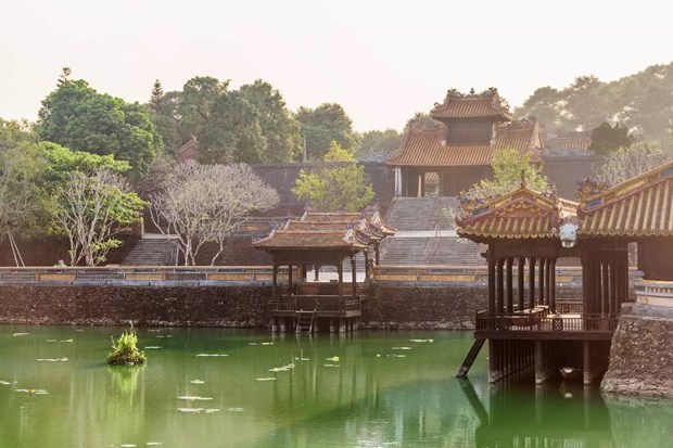 French journalist meditates online on Hue hinh anh city's timeless charm 2