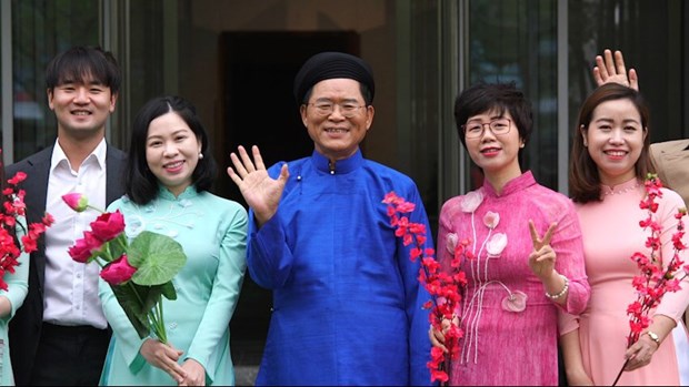 Foreign ambassadors feel Vietnamese values through Tet festival hinh anh 3